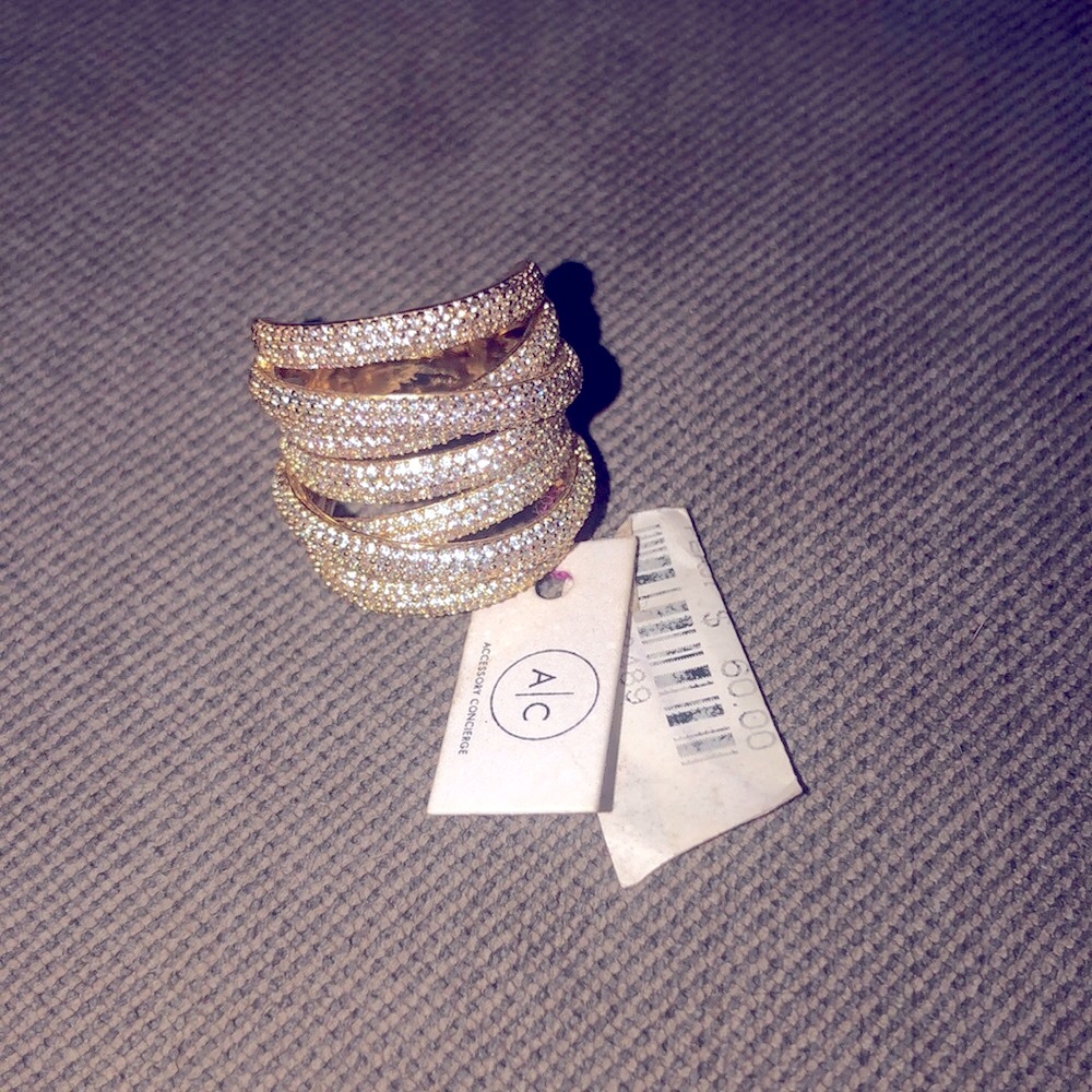 NWT ACCESSORY CONSIERGE Gold Ring 8
